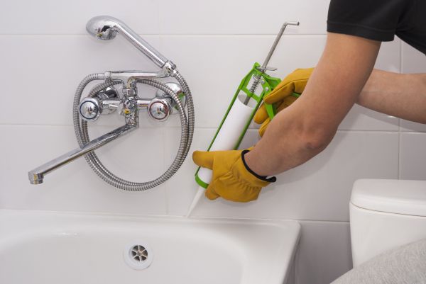 Bathtub Caulking in Spanish Fork